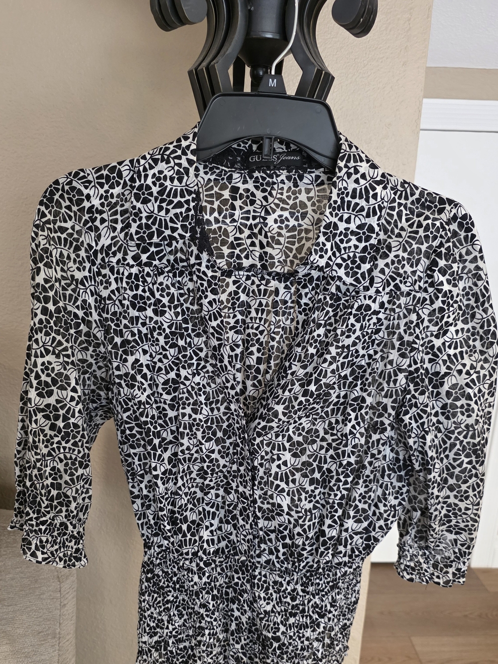 GUESS Black and White Floral-Print Button Down Top